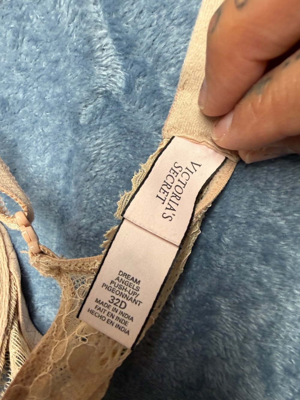 Victoria's Secret Beige Lace-Trim Demi Push-Up Bra - Picture 4 of 4